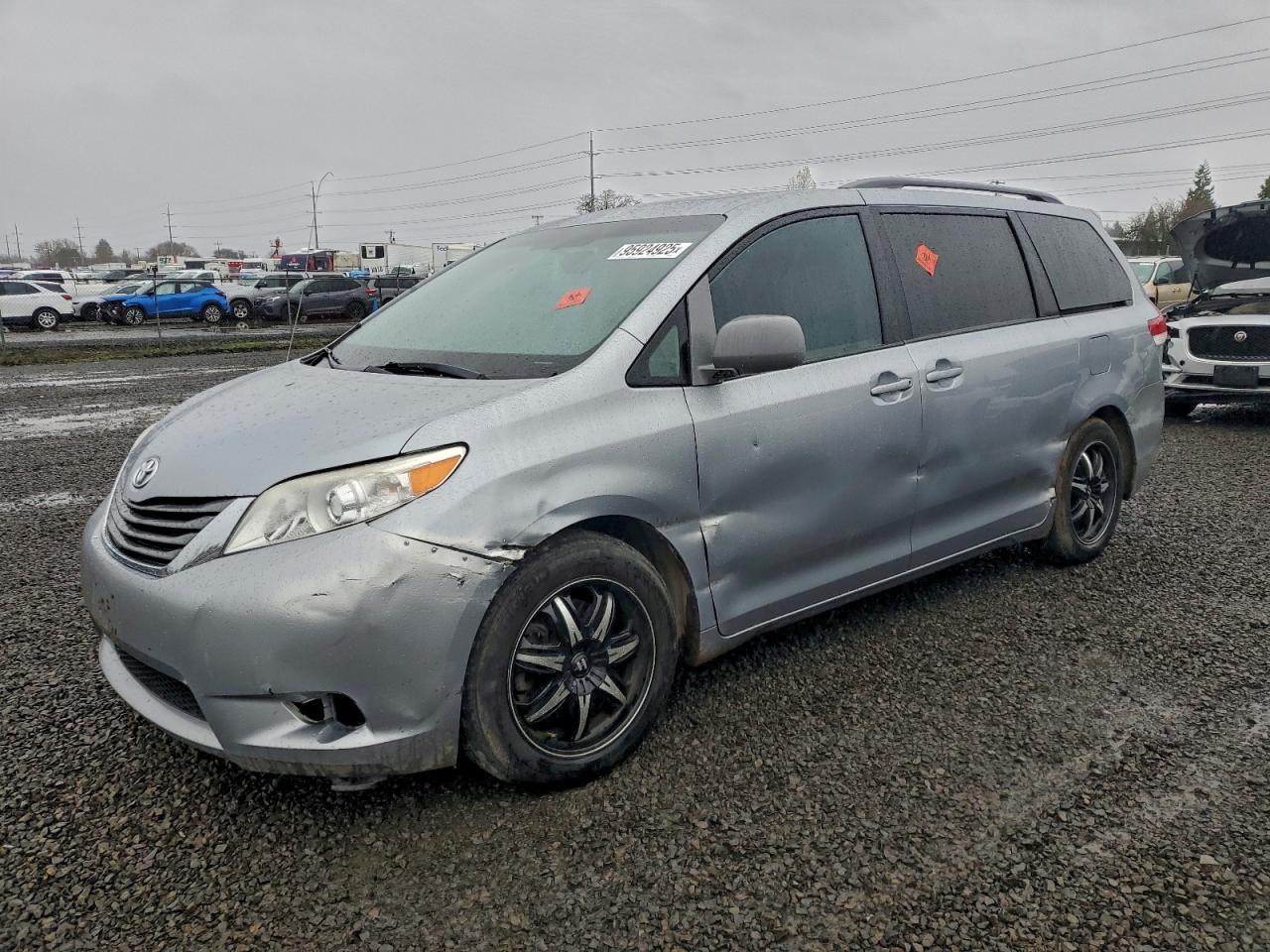 2014 TOYOTA SIENNA