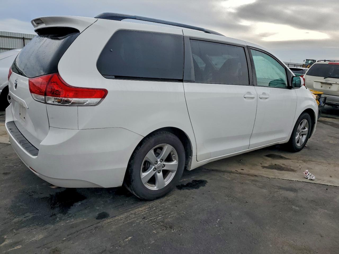 2014 TOYOTA SIENNA