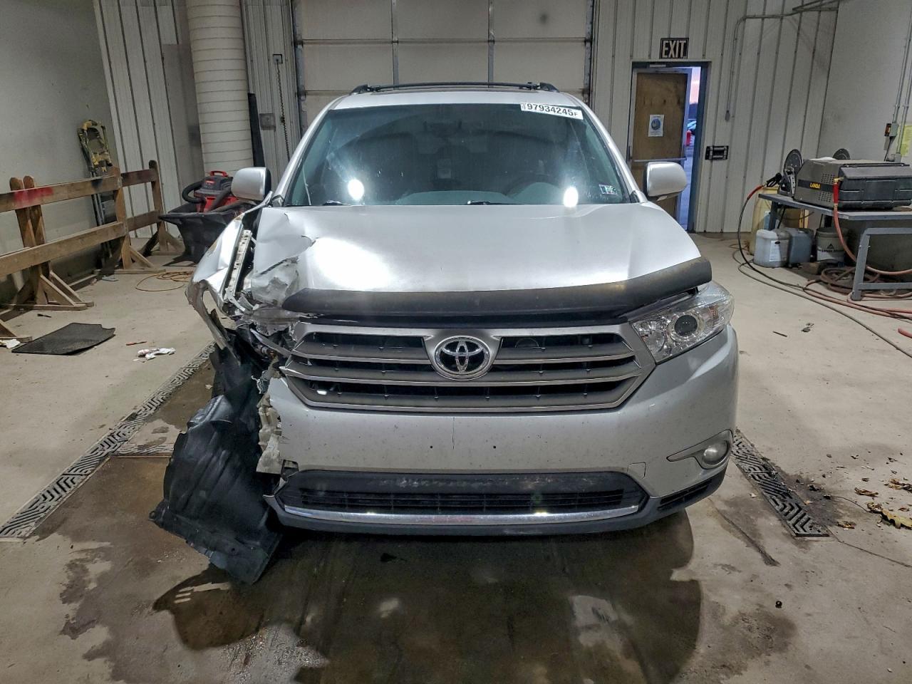 2011 TOYOTA HIGHLANDER