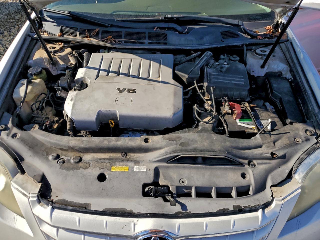 2005 TOYOTA Avalon