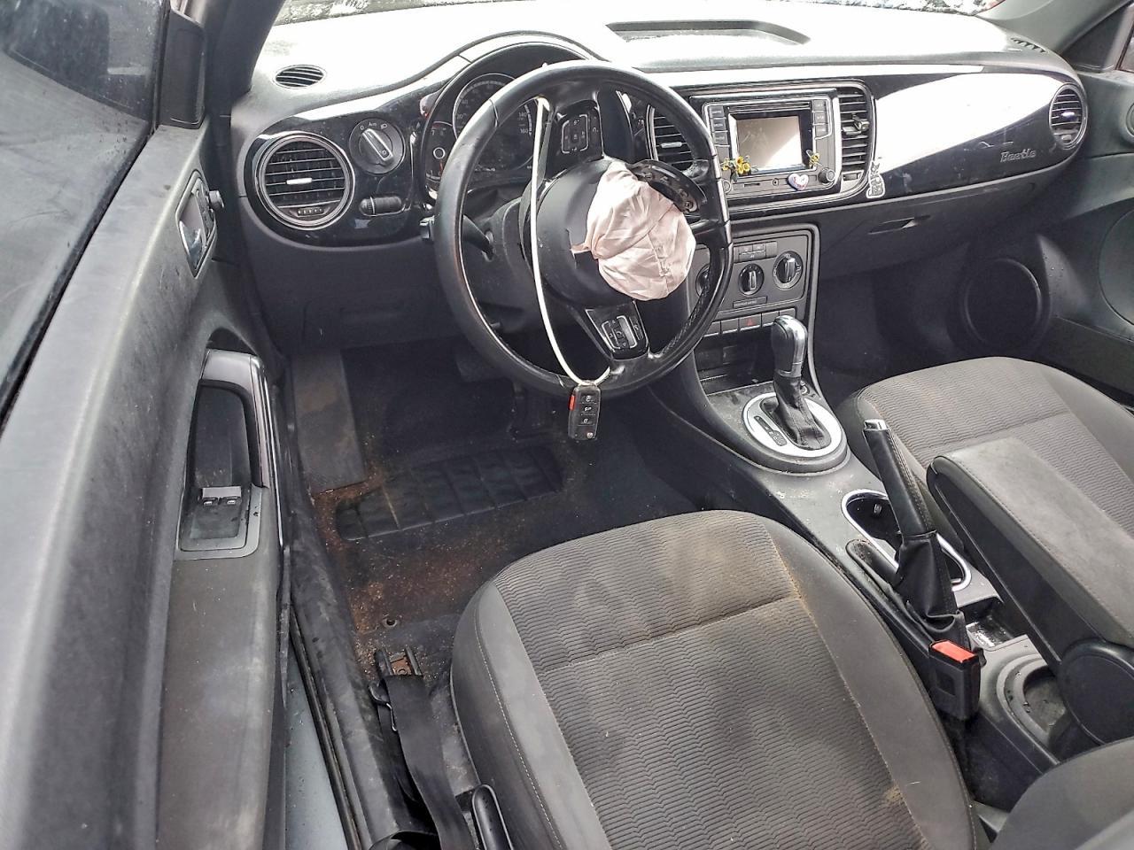 2016 VOLKSWAGEN Beetle