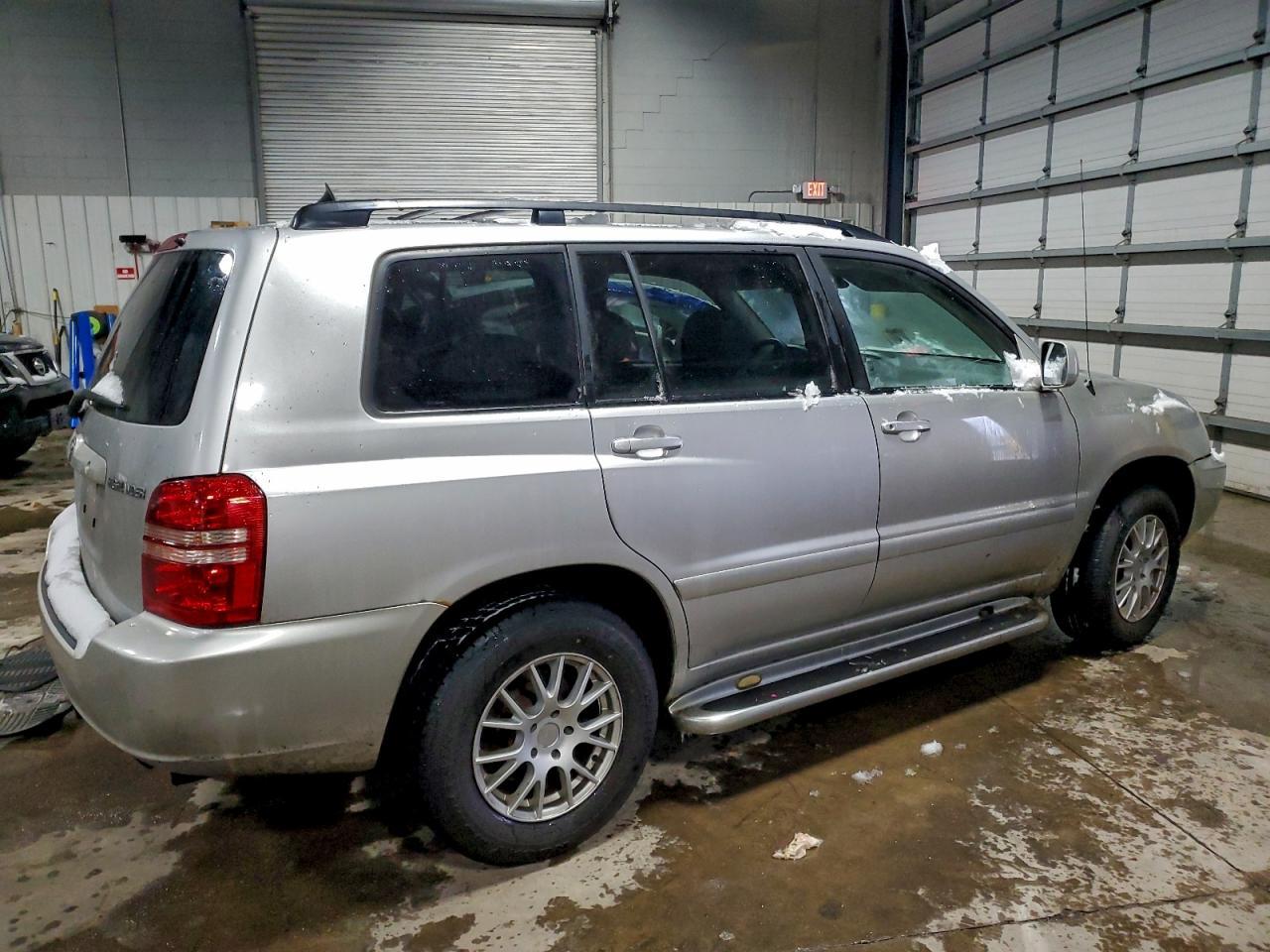 2003 TOYOTA HIGHLANDER