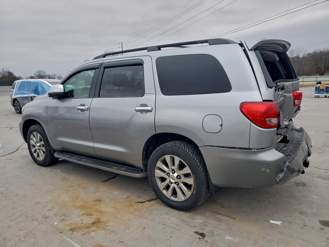 2011 TOYOTA Sequoia