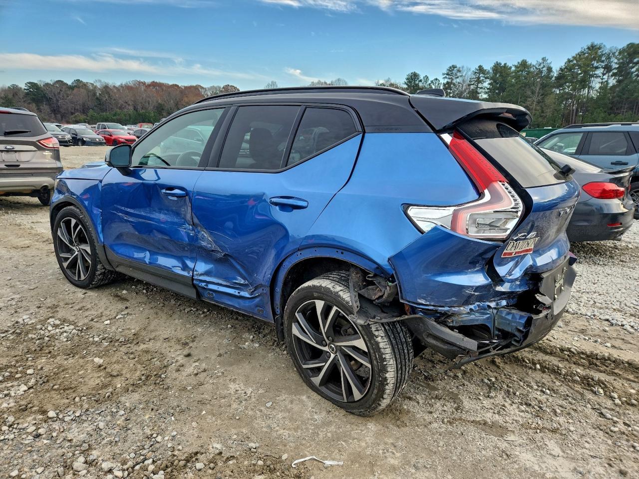 2019 VOLVO XC40