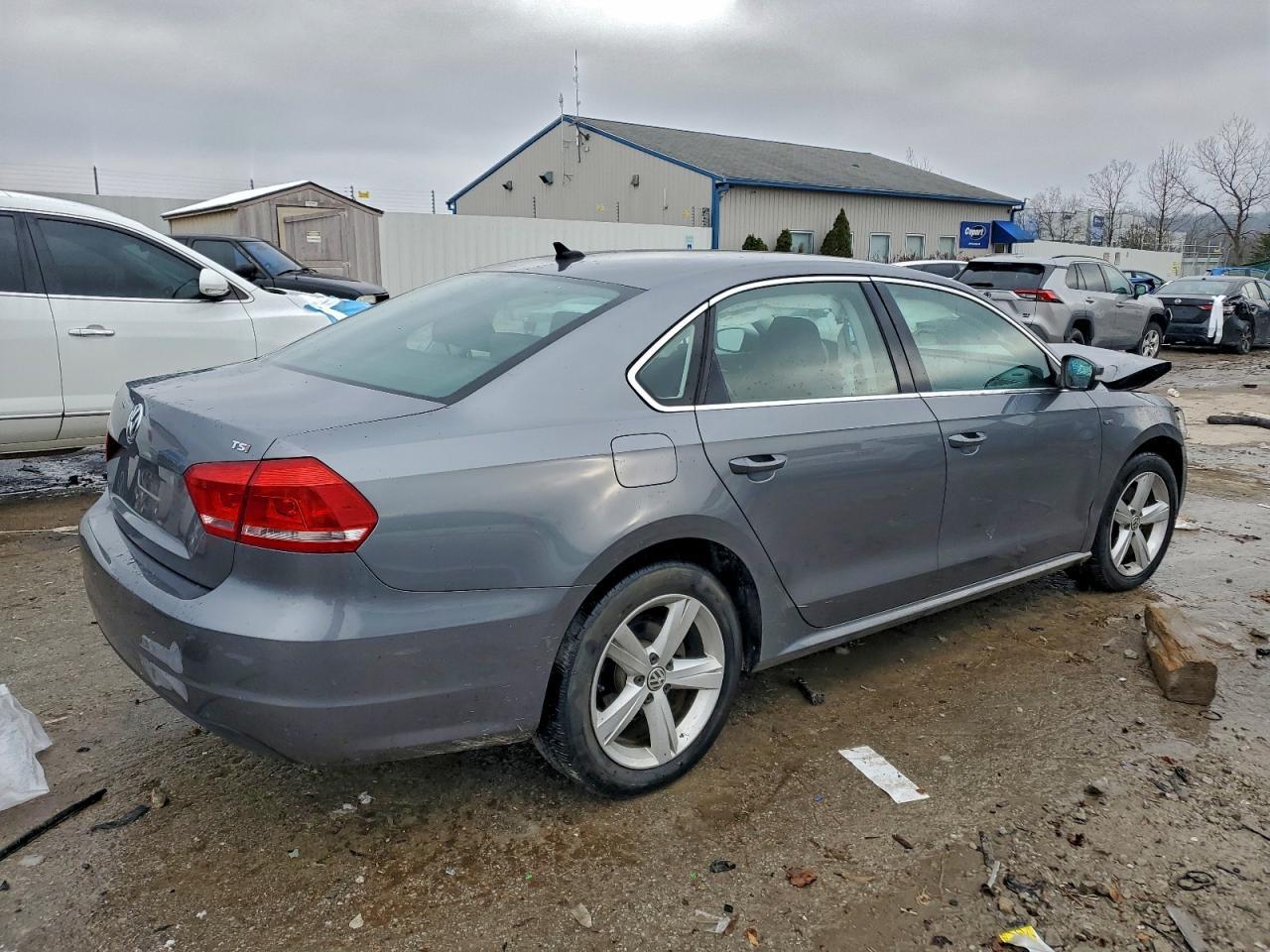 2015 VOLKSWAGEN Passat