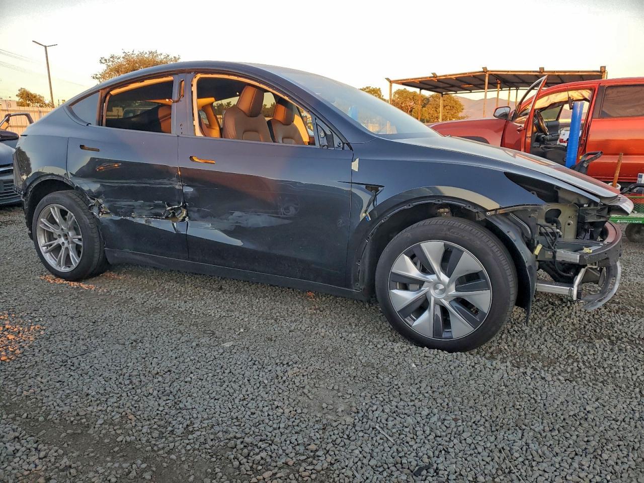 2024 TESLA MODEL Y