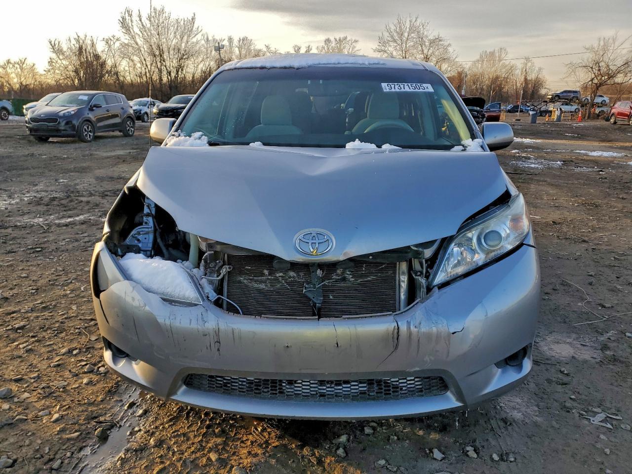 2013 TOYOTA SIENNA