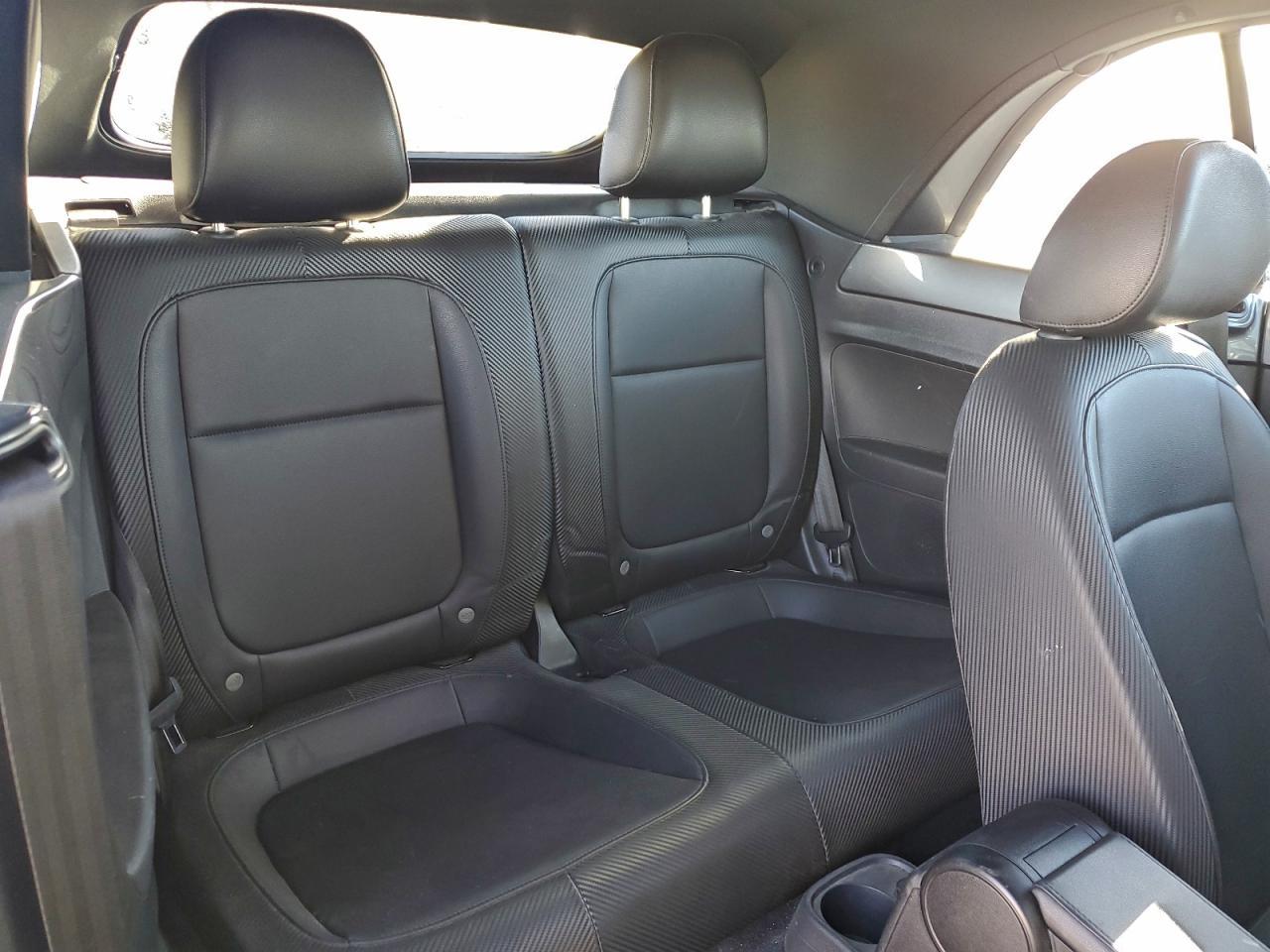 2019 VOLKSWAGEN Beetle