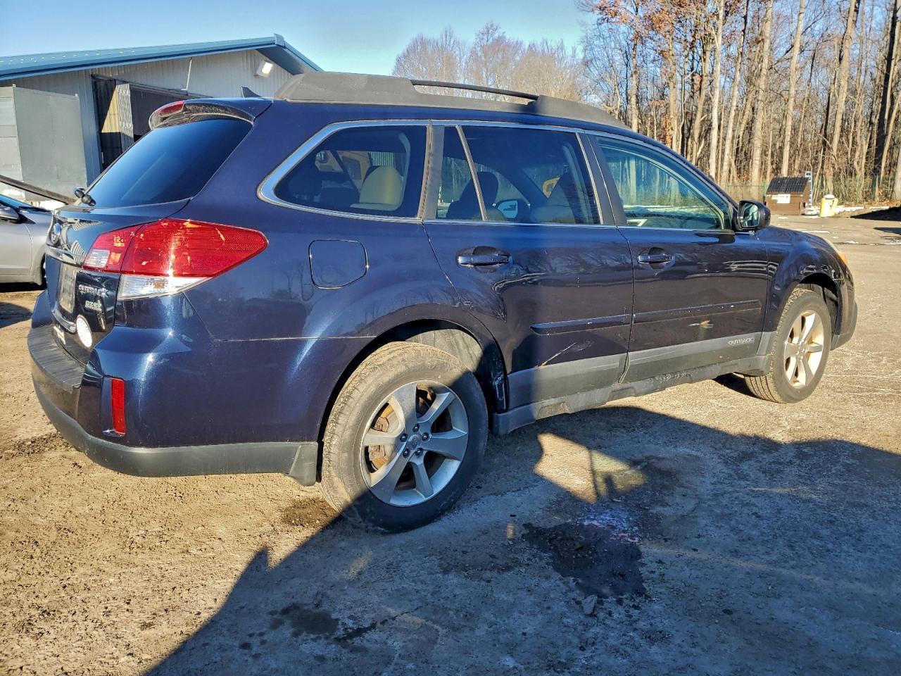 2013 SUBARU Outback