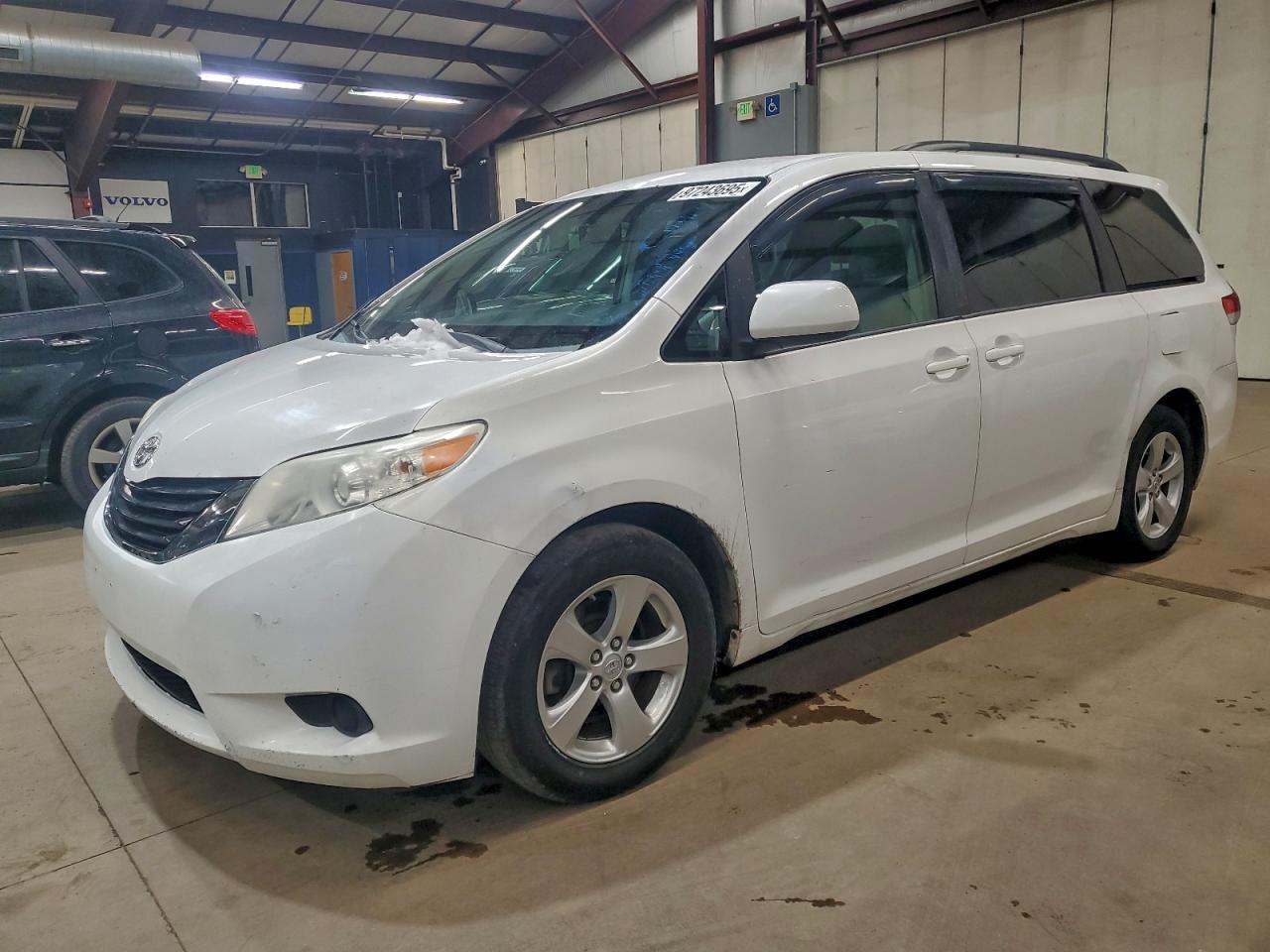 2014 TOYOTA SIENNA