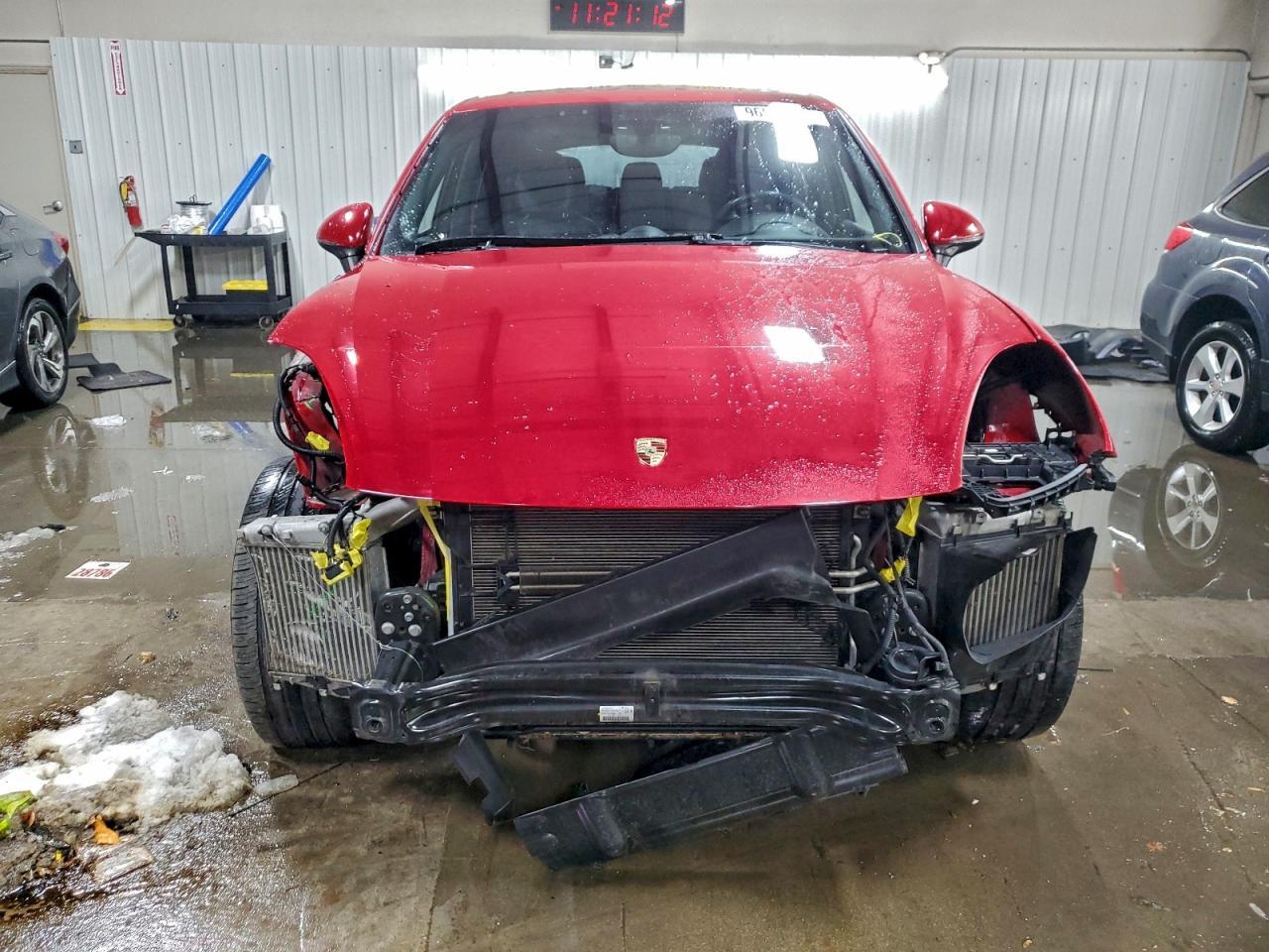 2018 PORSCHE CAYENNE
