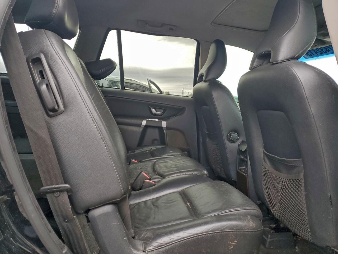 2011 VOLVO XC90