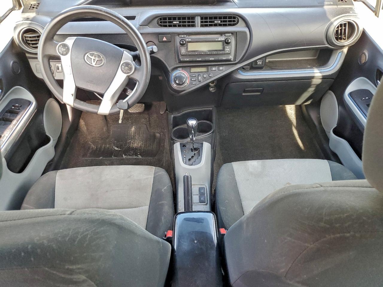 2013 TOYOTA Prius c