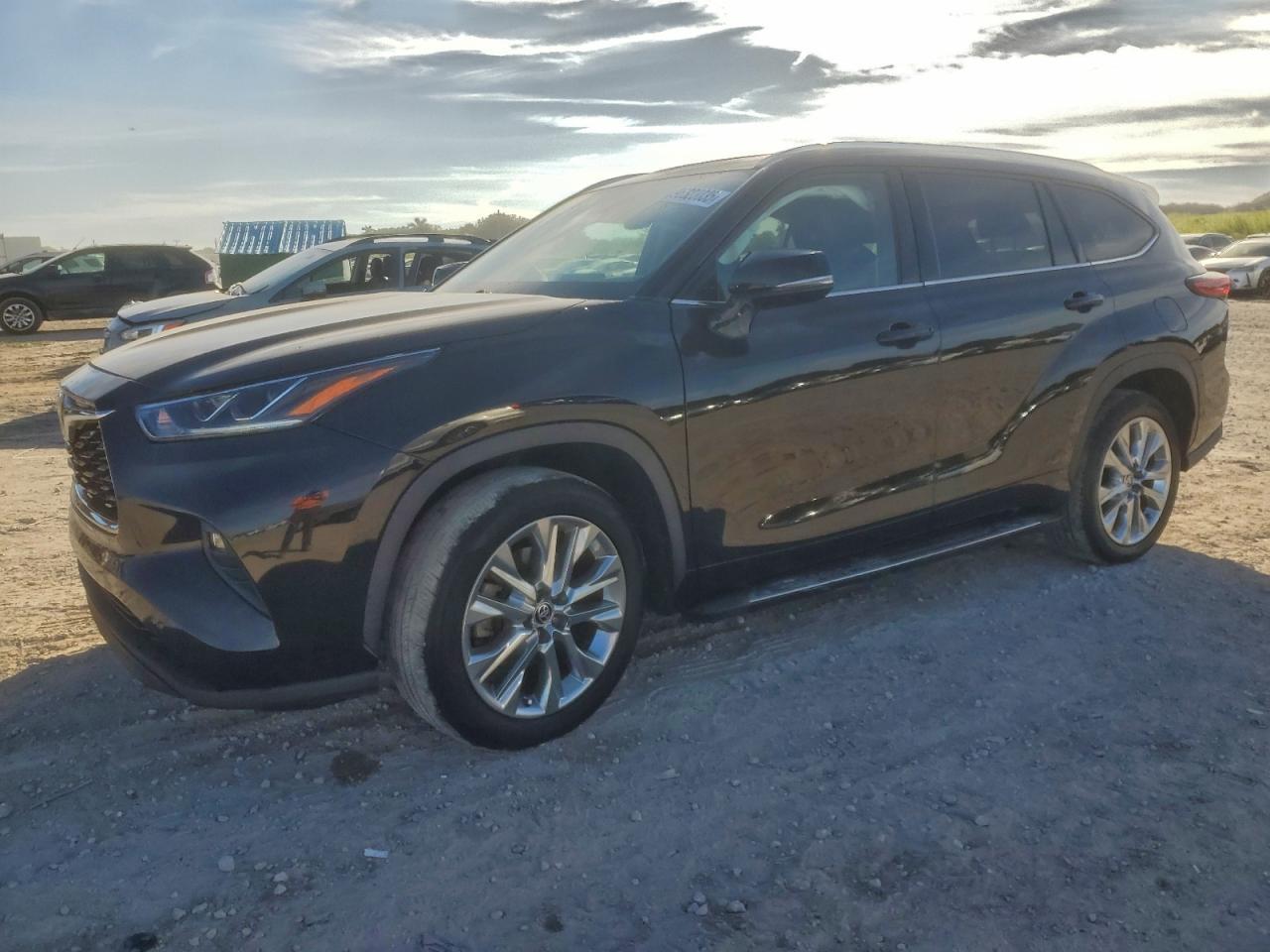 2021 TOYOTA HIGHLANDER