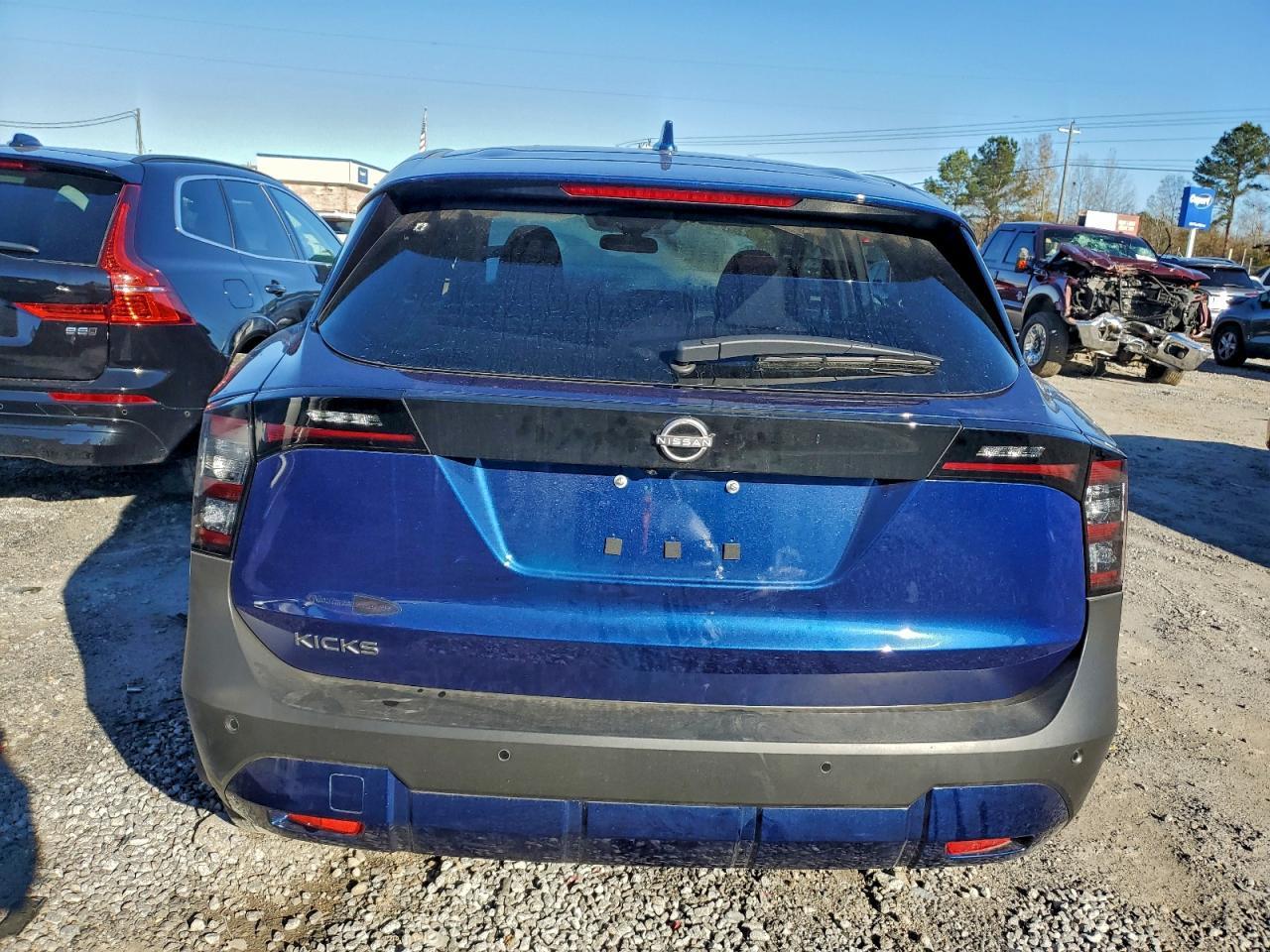 2025 NISSAN KICKS
