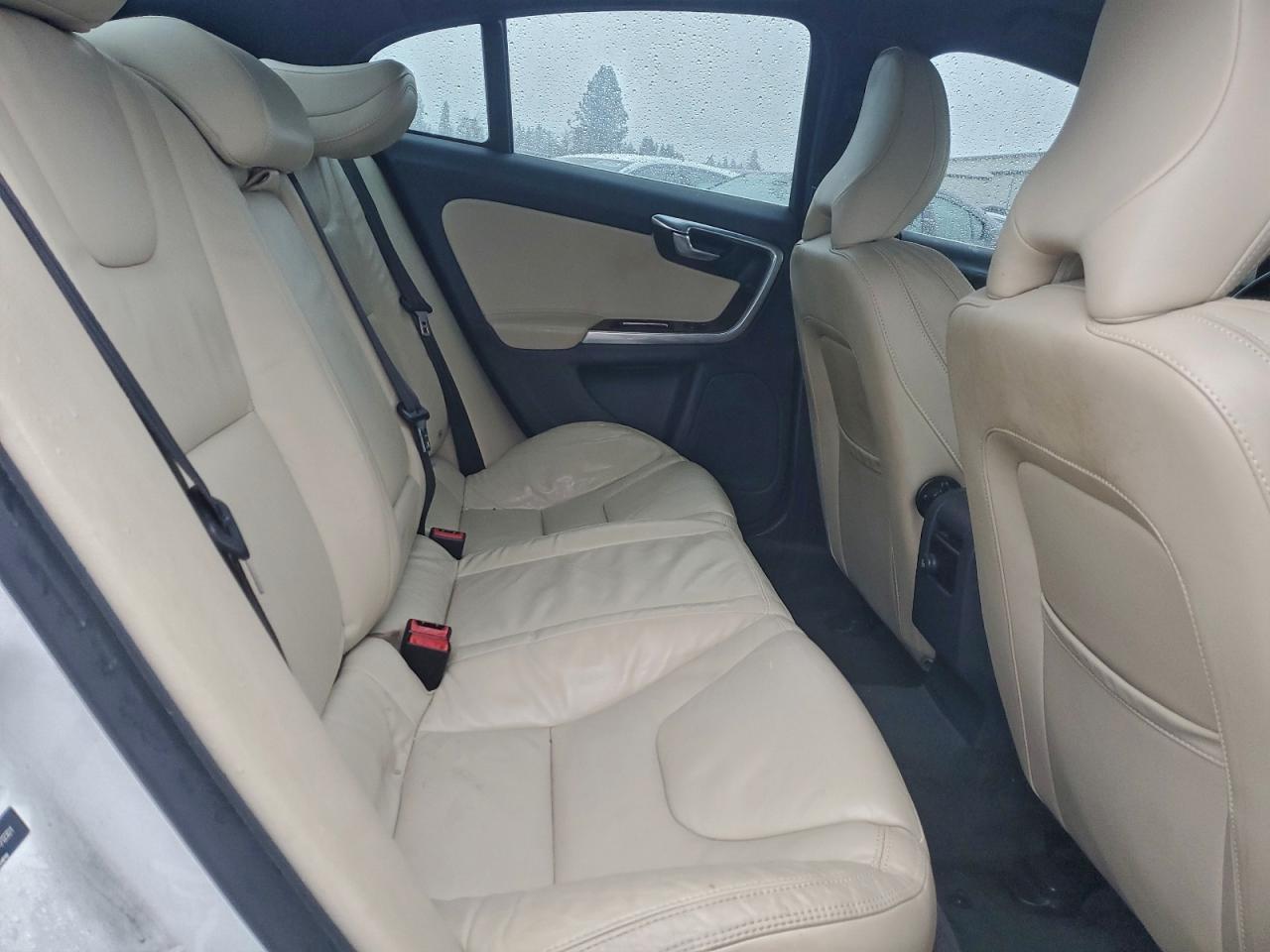 2015 VOLVO S60
