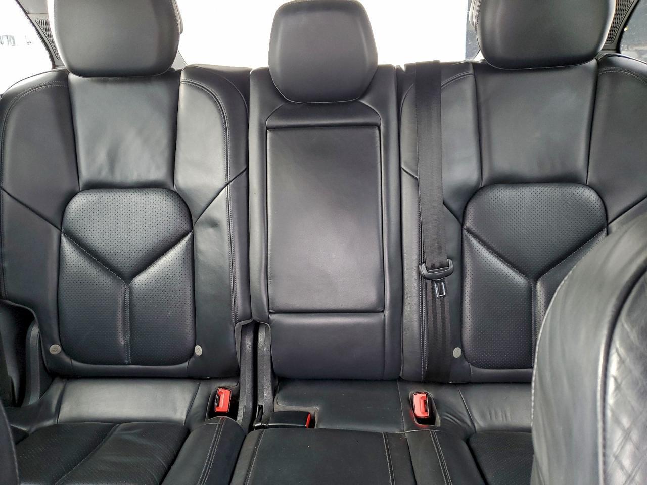 2011 PORSCHE CAYENNE