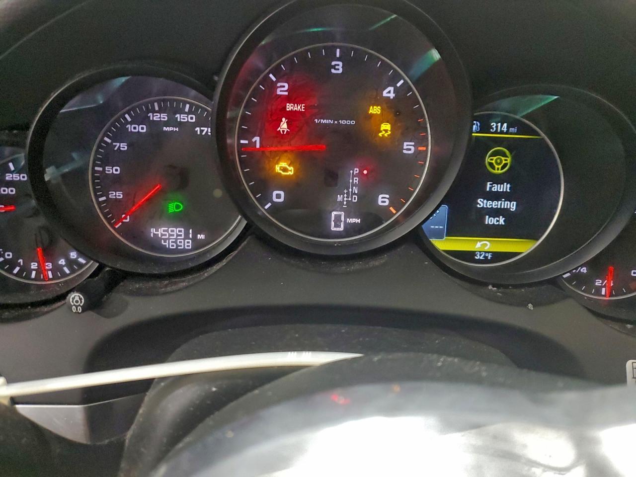 2015 PORSCHE CAYENNE