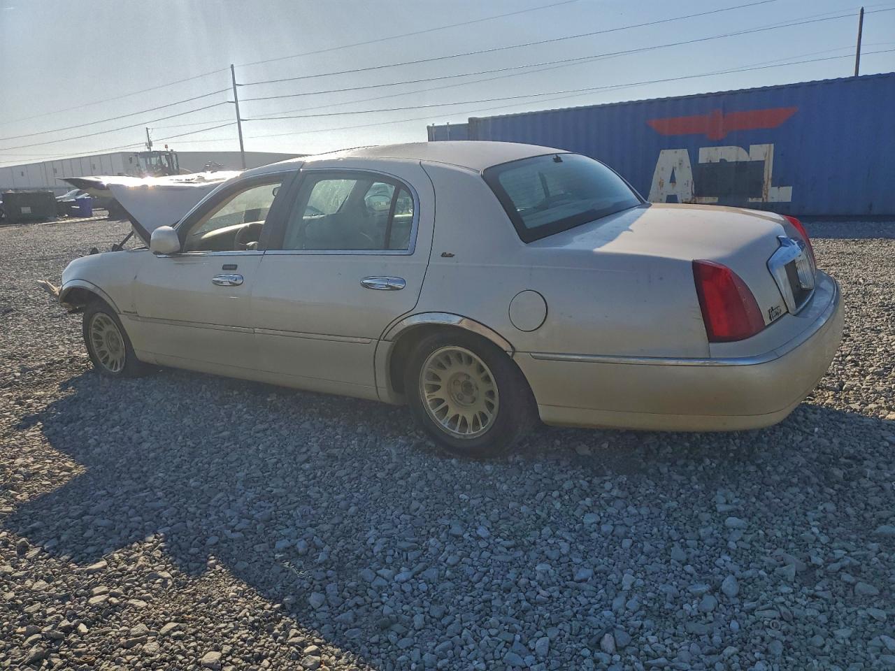 2001 LINCOLN Town Car