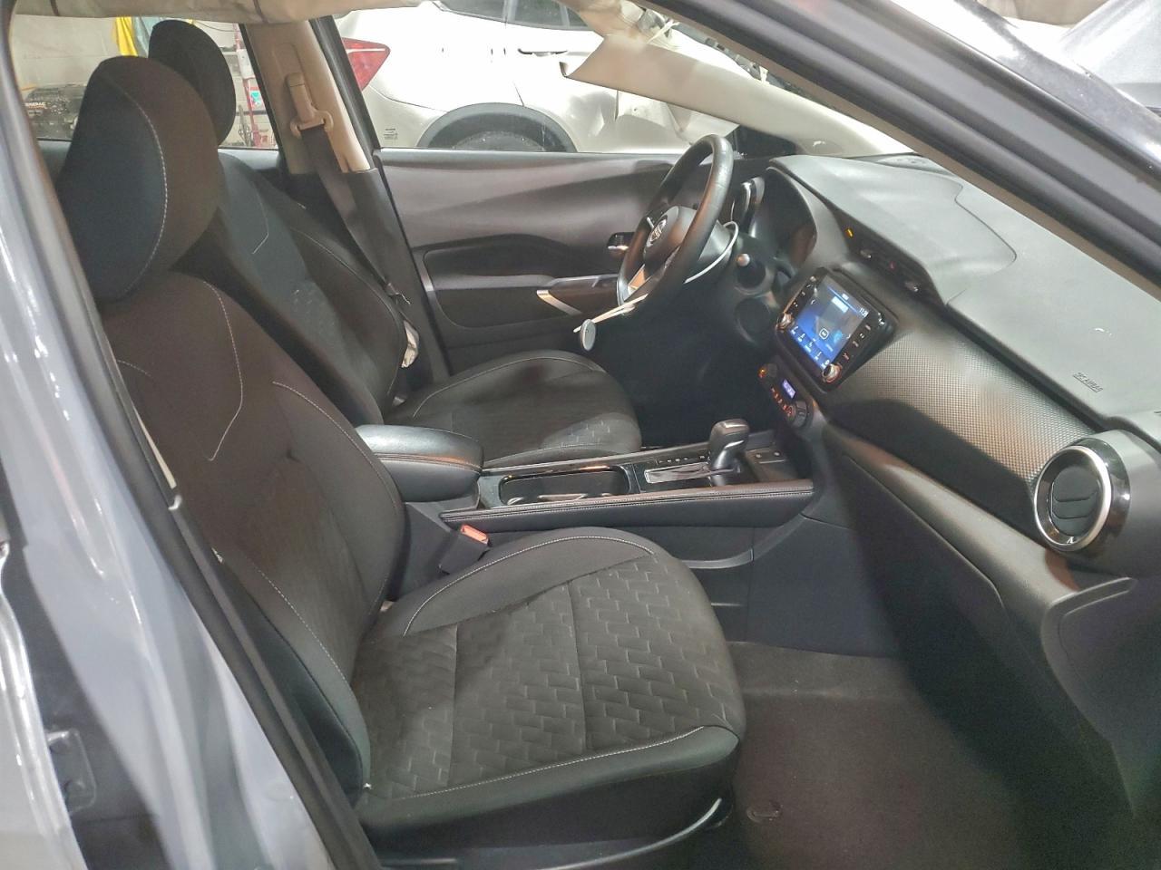 2022 NISSAN KICKS