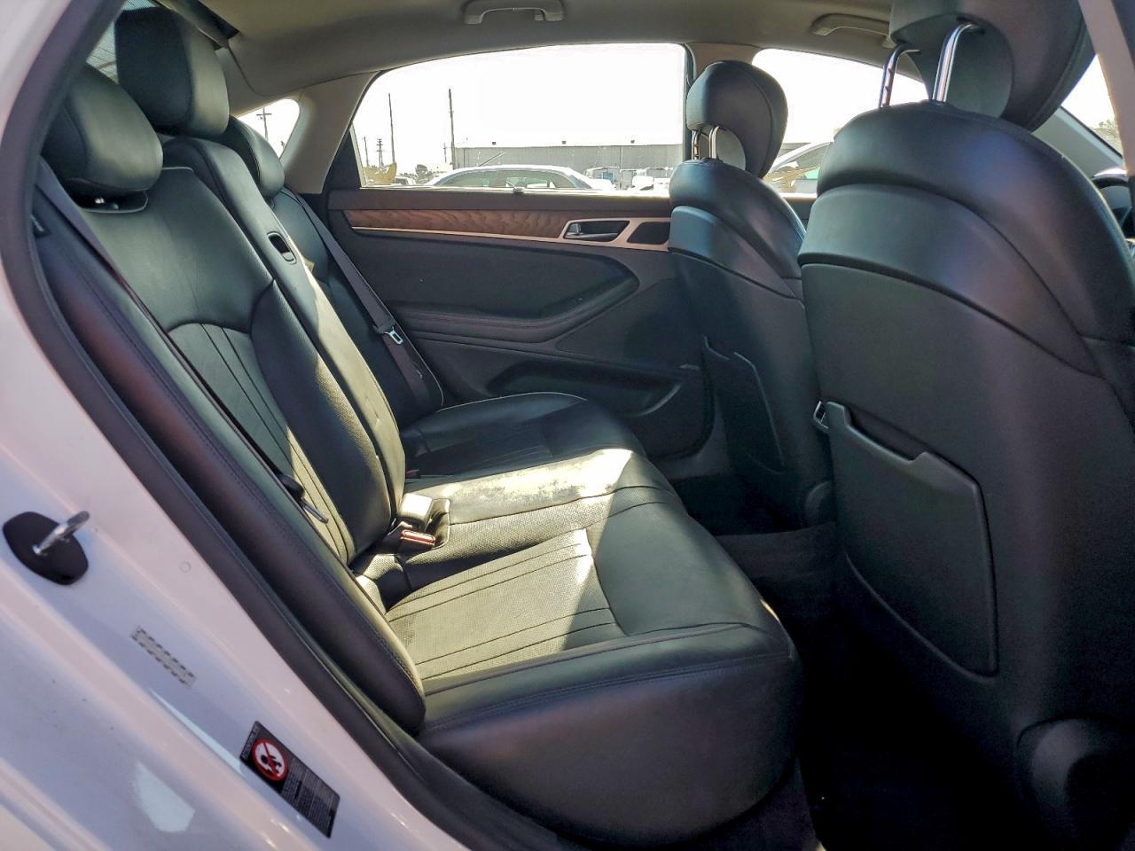 2015 HYUNDAI GENESIS