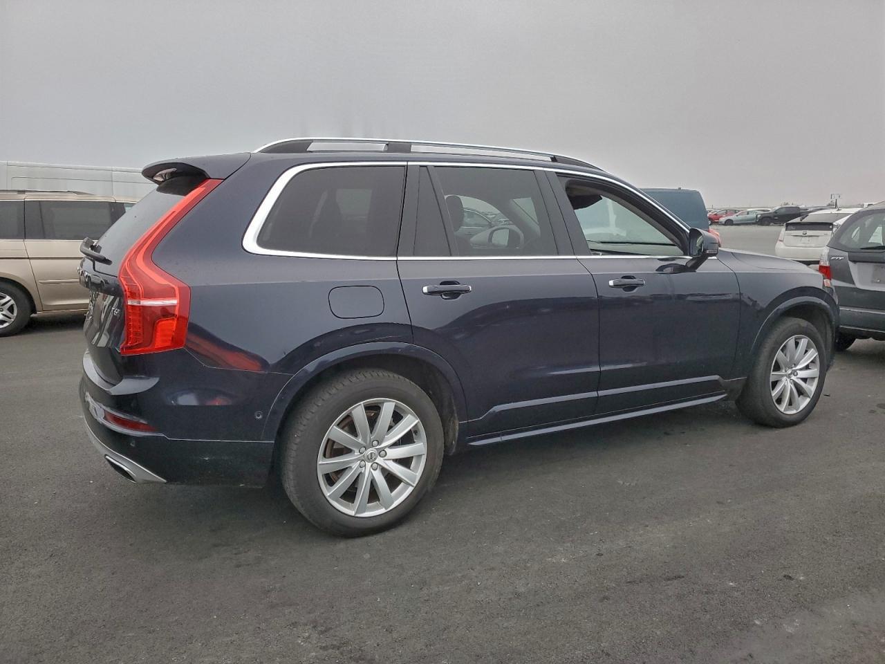 2019 VOLVO XC90