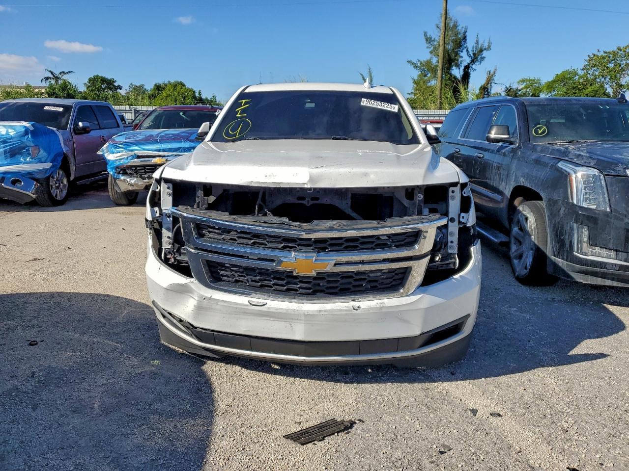 2017 CHEVROLET Suburban