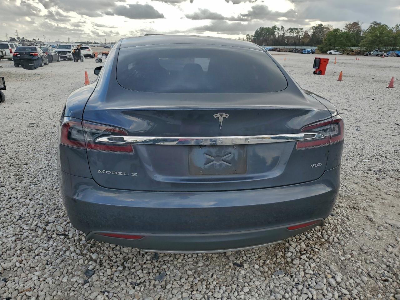 2015 TESLA MODEL S