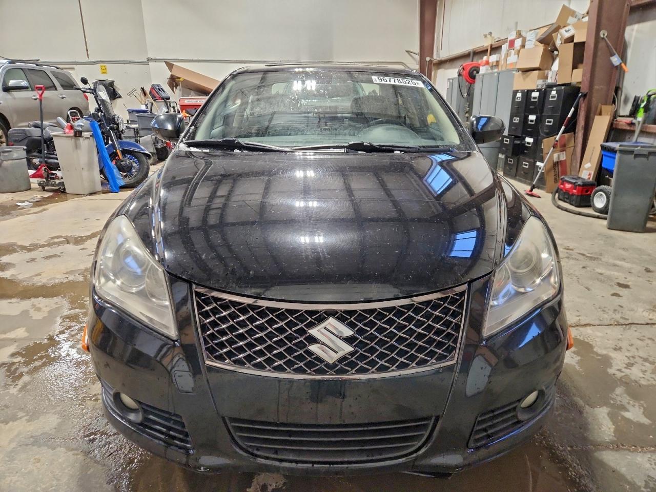 2011 SUZUKI Kizashi
