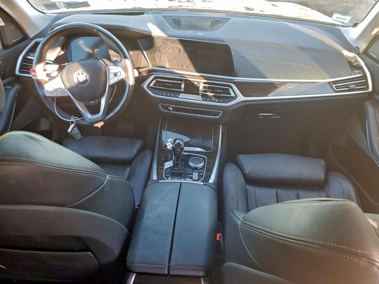 2021 BMW X7