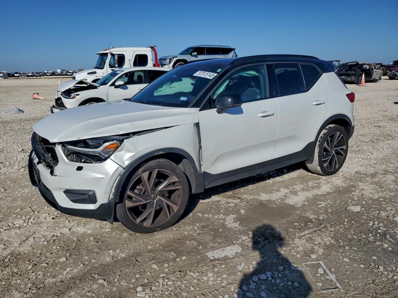 2019 VOLVO XC40