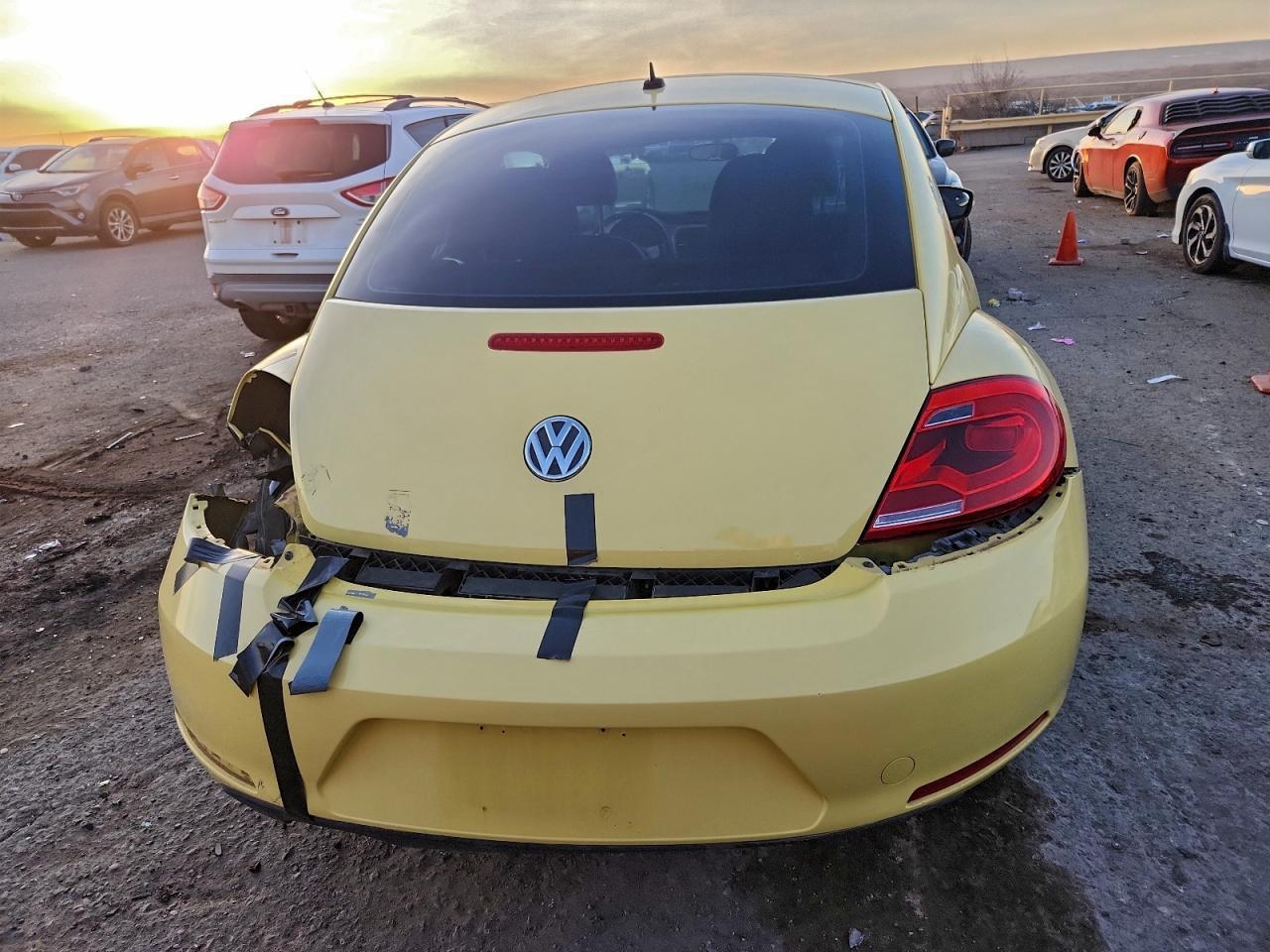 2012 VOLKSWAGEN Beetle