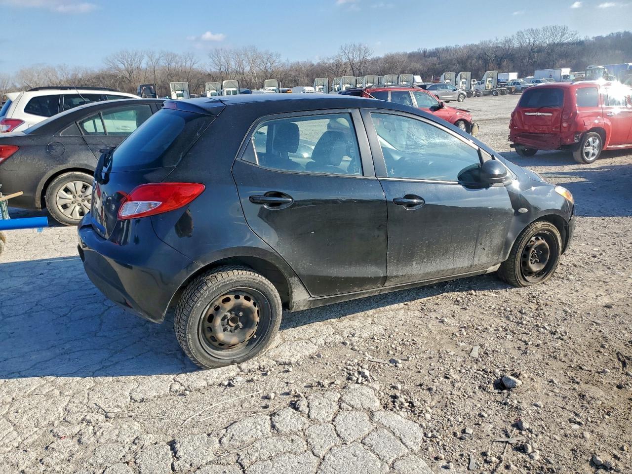 2013 MAZDA 2