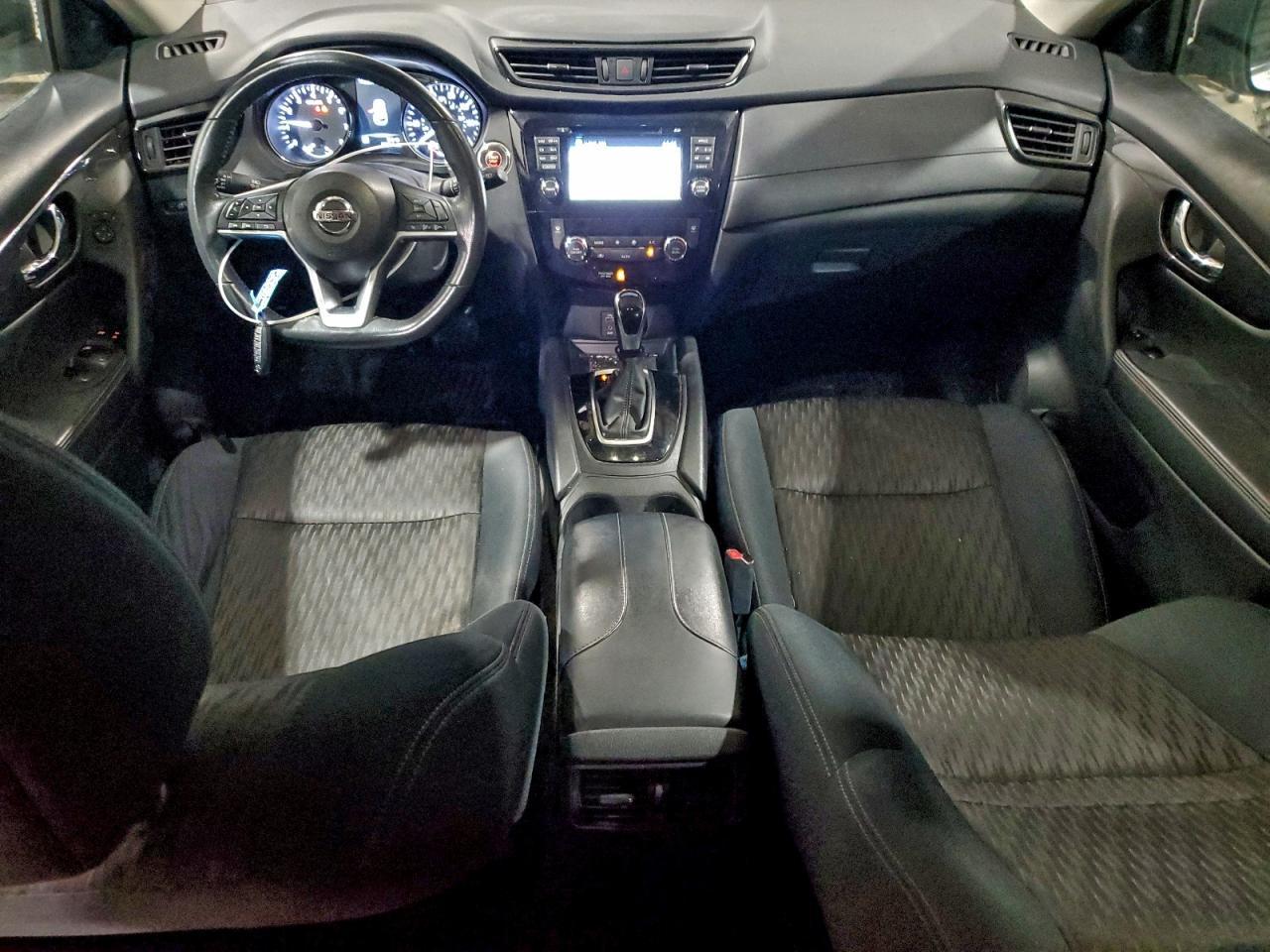 2017 NISSAN ROGUE