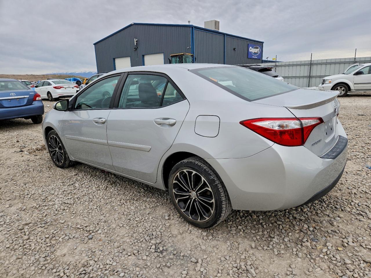 2015 TOYOTA COROLLA