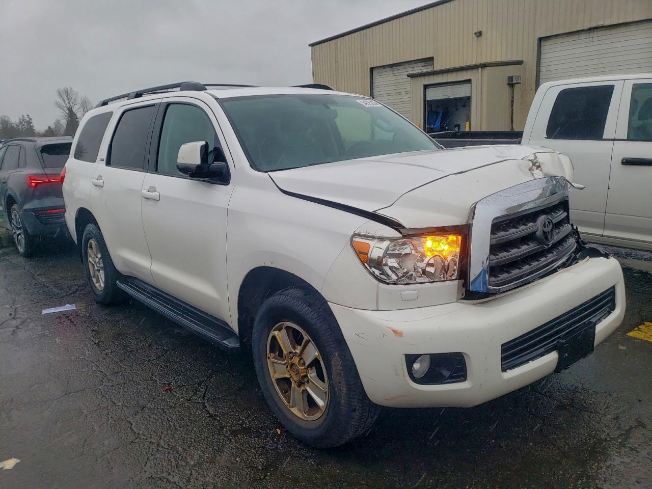 2011 TOYOTA Sequoia
