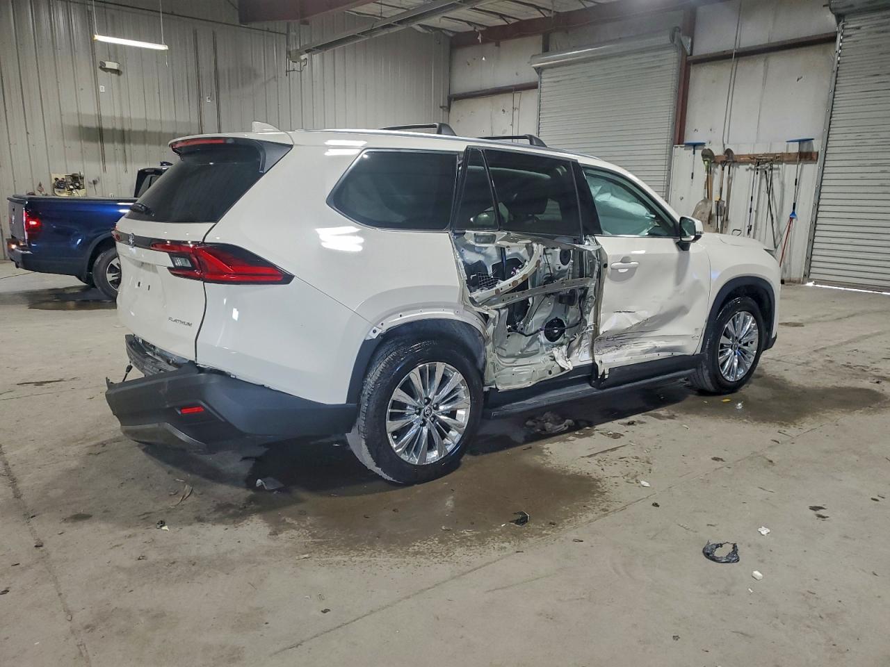 2024 TOYOTA HIGHLANDER