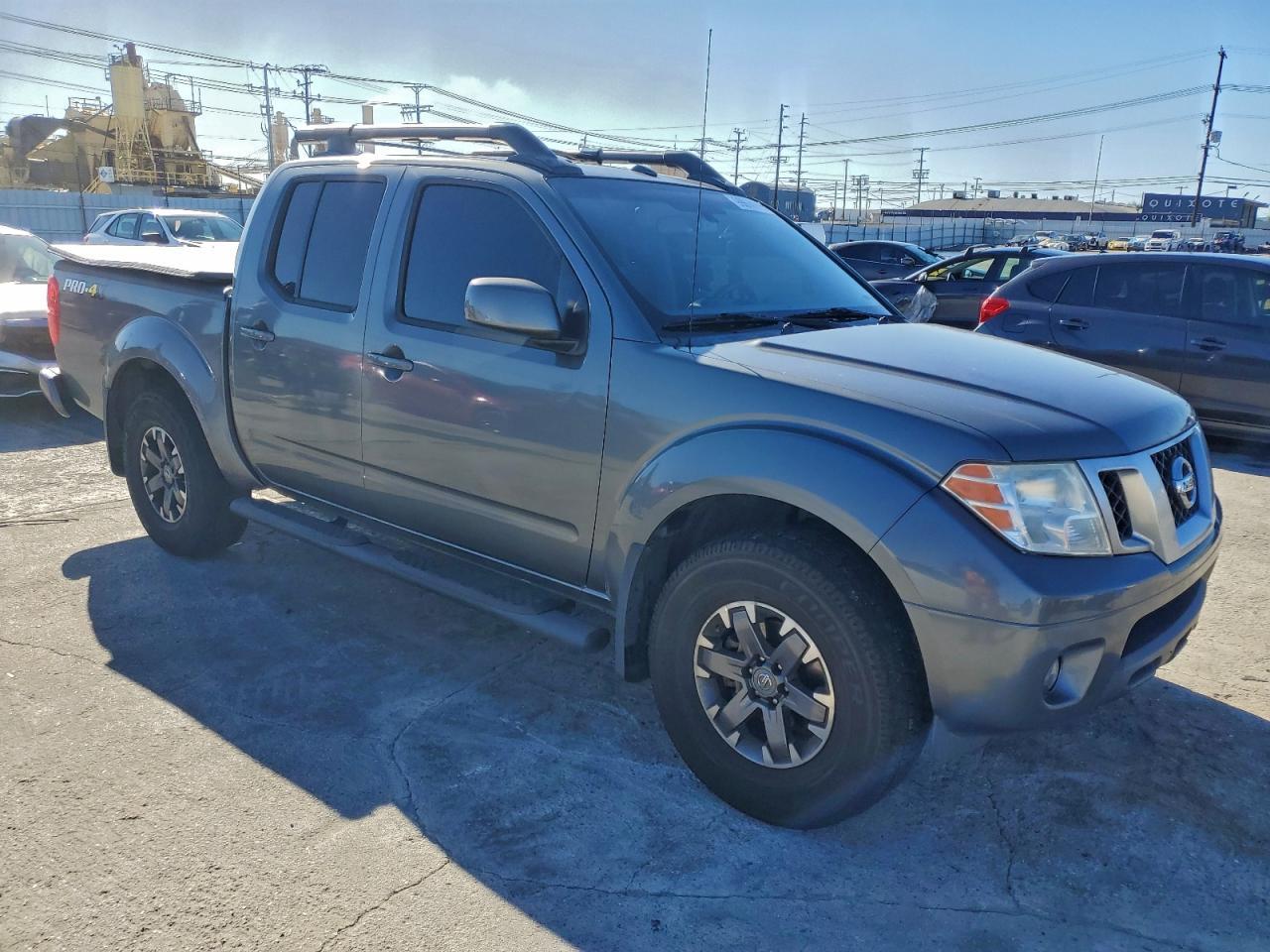 2017 NISSAN Frontier