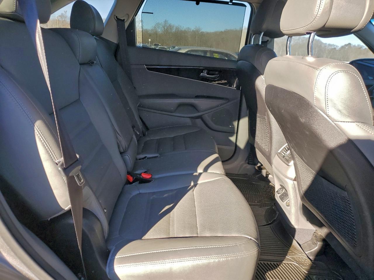 2016 KIA SORENTO