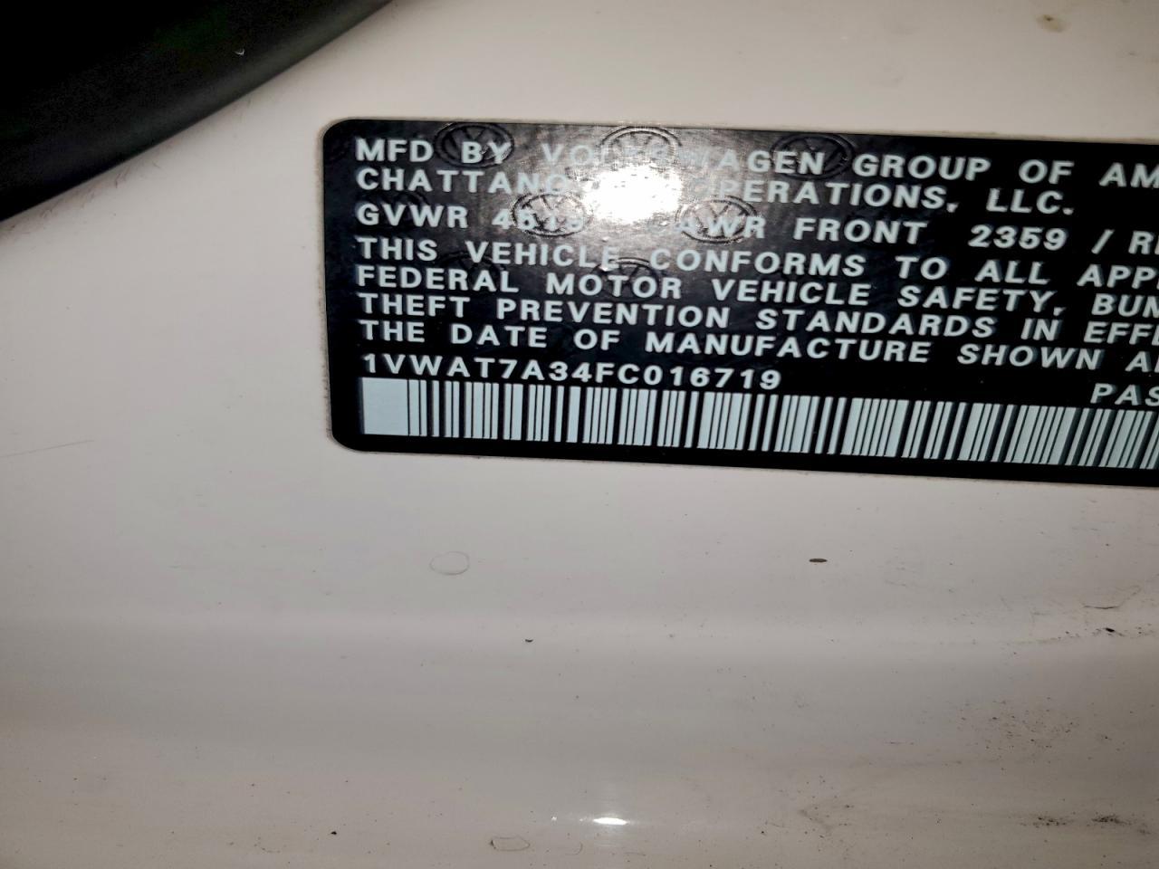 2015 VOLKSWAGEN Passat