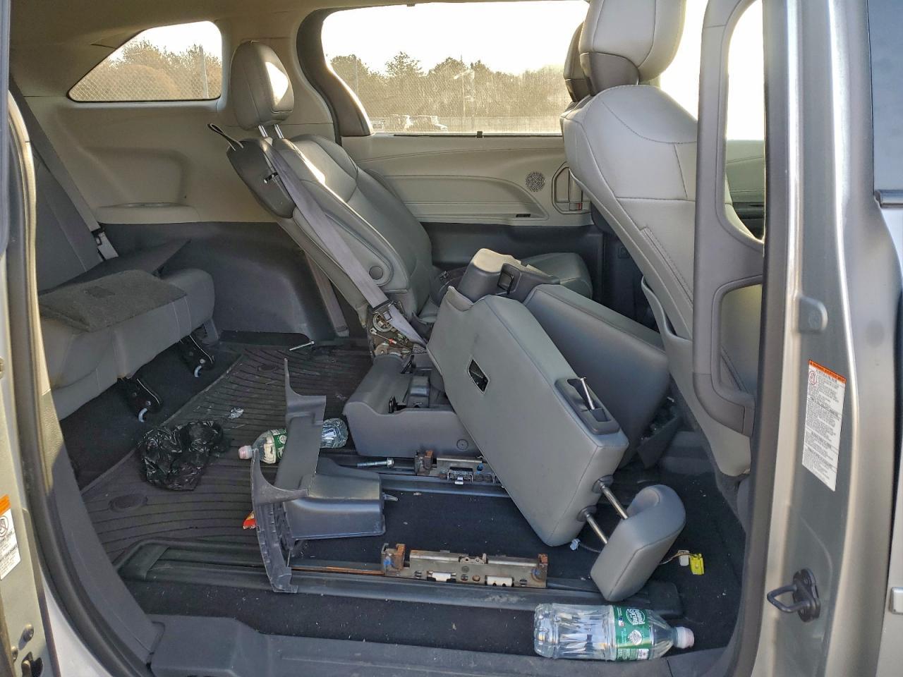 2021 TOYOTA SIENNA