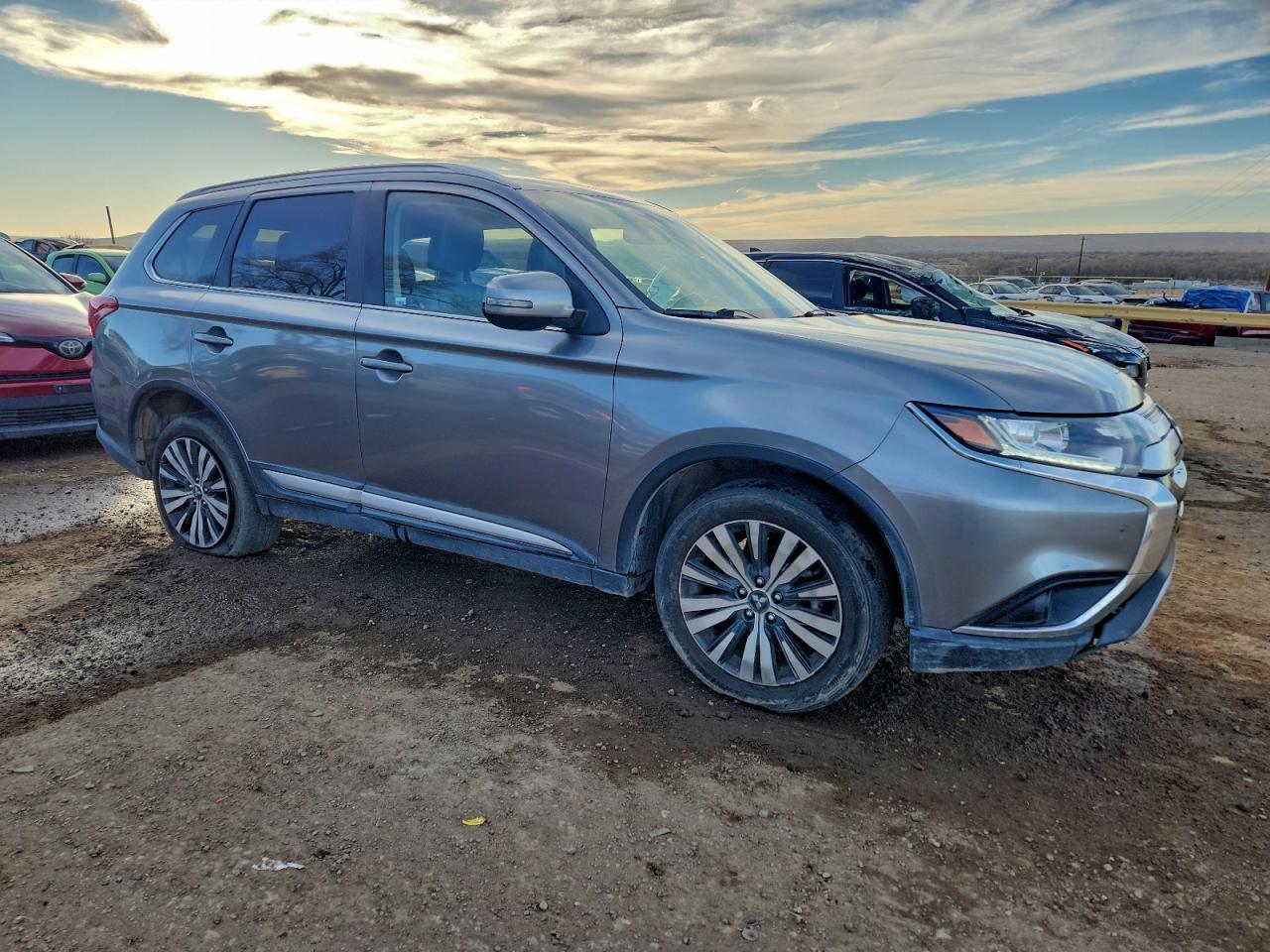 2019 MITSUBISHI outlander