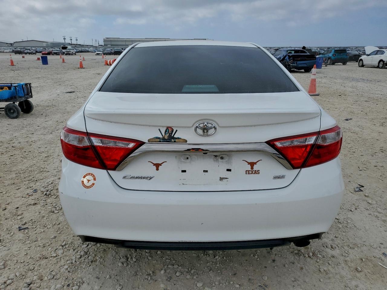 2016 TOYOTA CAMRY