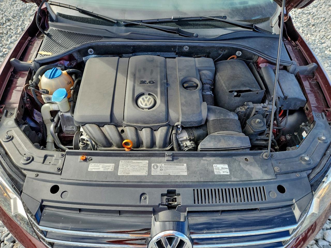 2012 VOLKSWAGEN Passat
