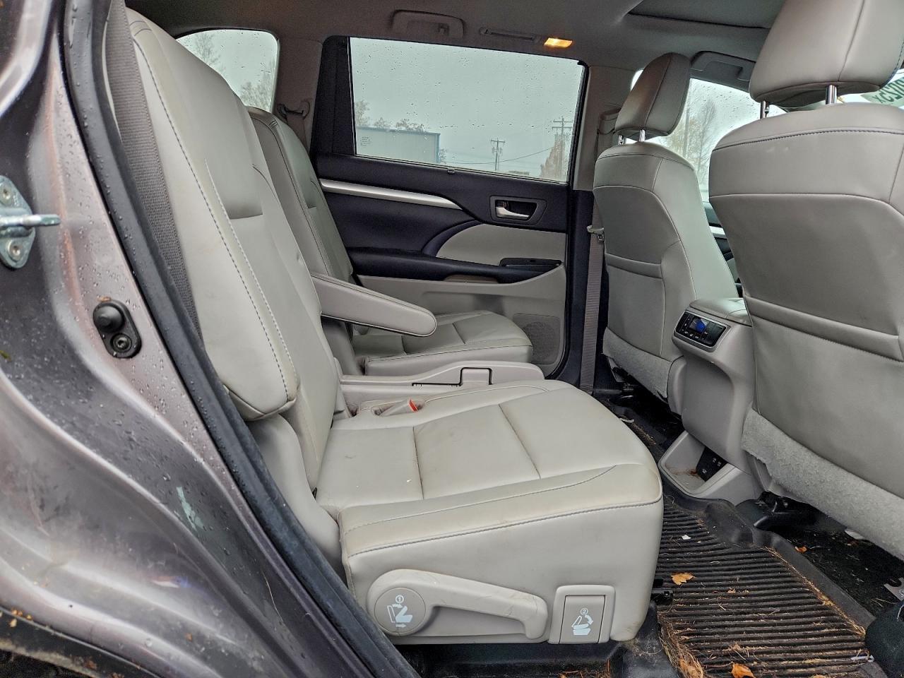 2017 TOYOTA HIGHLANDER