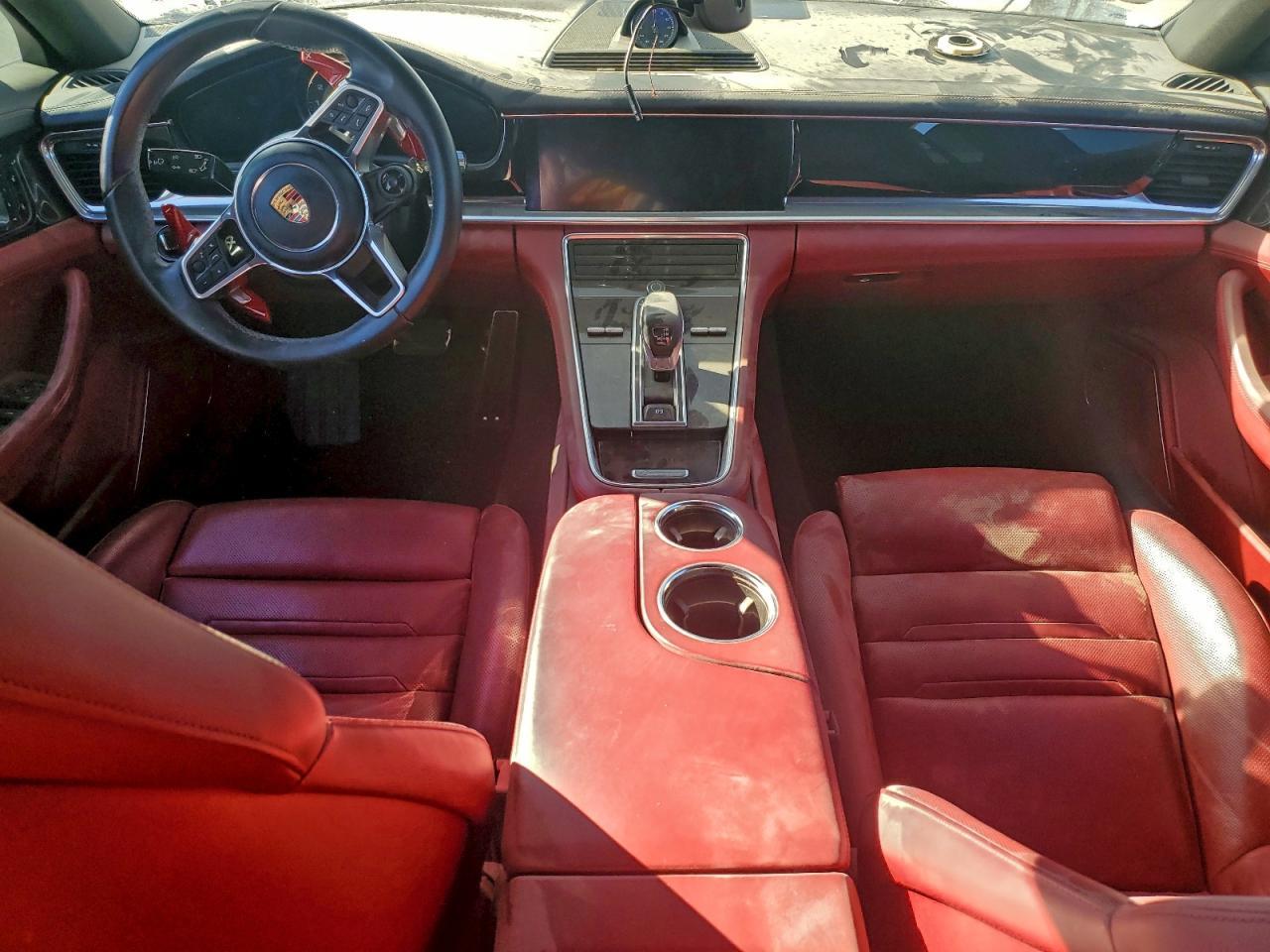 2017 PORSCHE Panamera