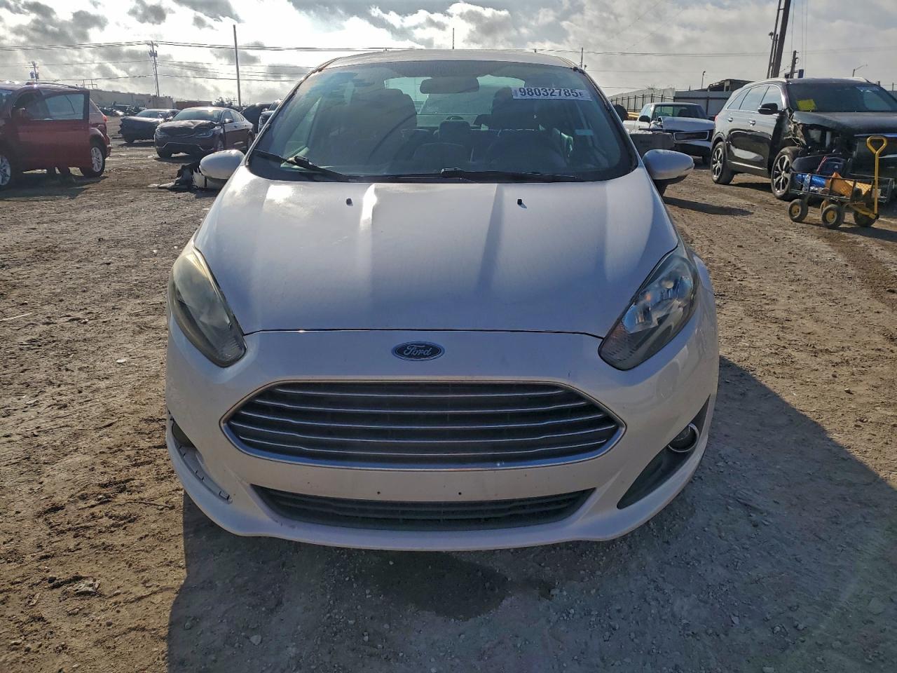 2016 FORD Fiesta