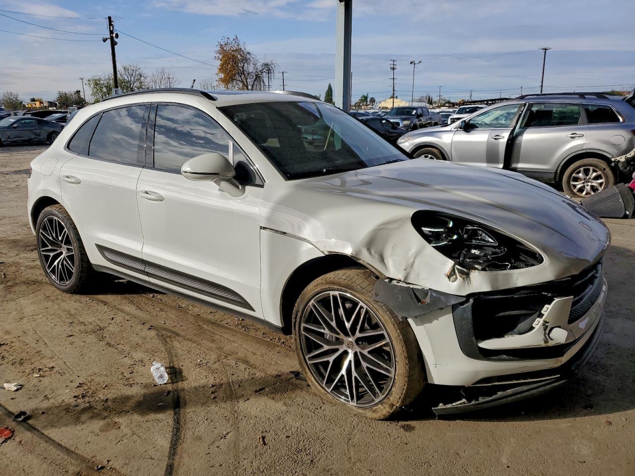 2022 PORSCHE Macan