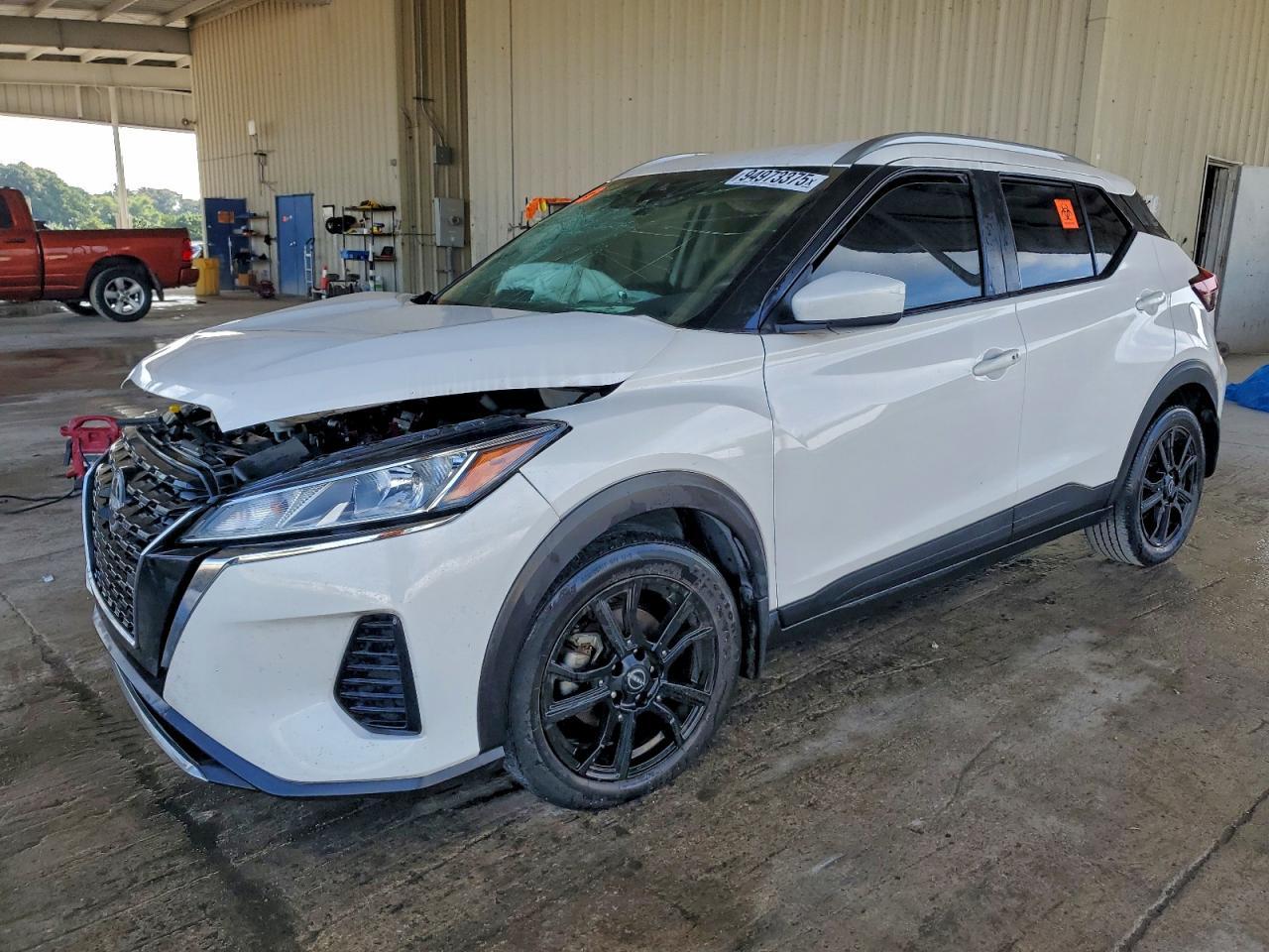 2023 NISSAN KICKS
