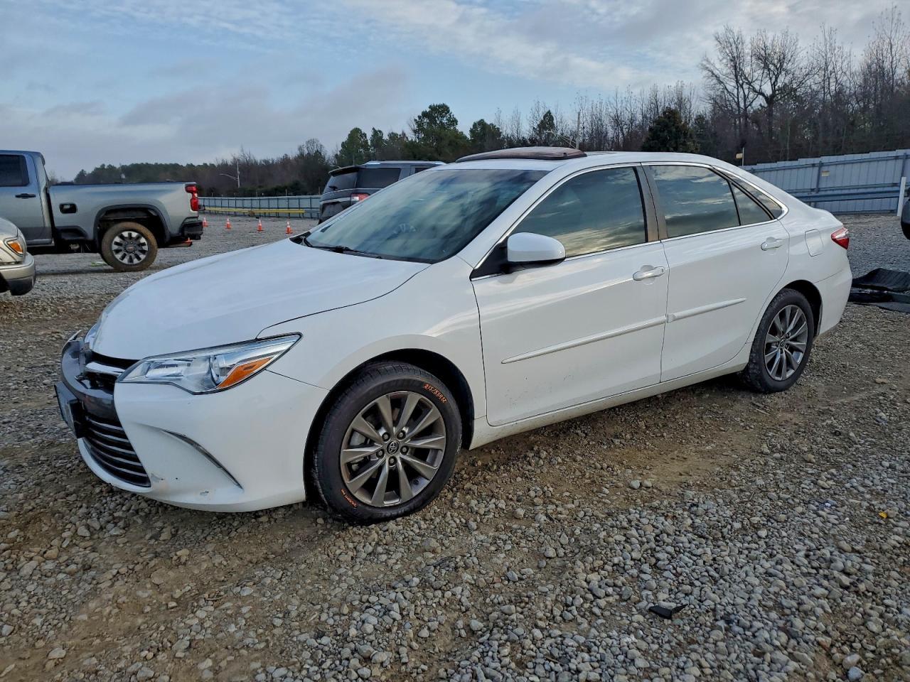 2015 TOYOTA CAMRY